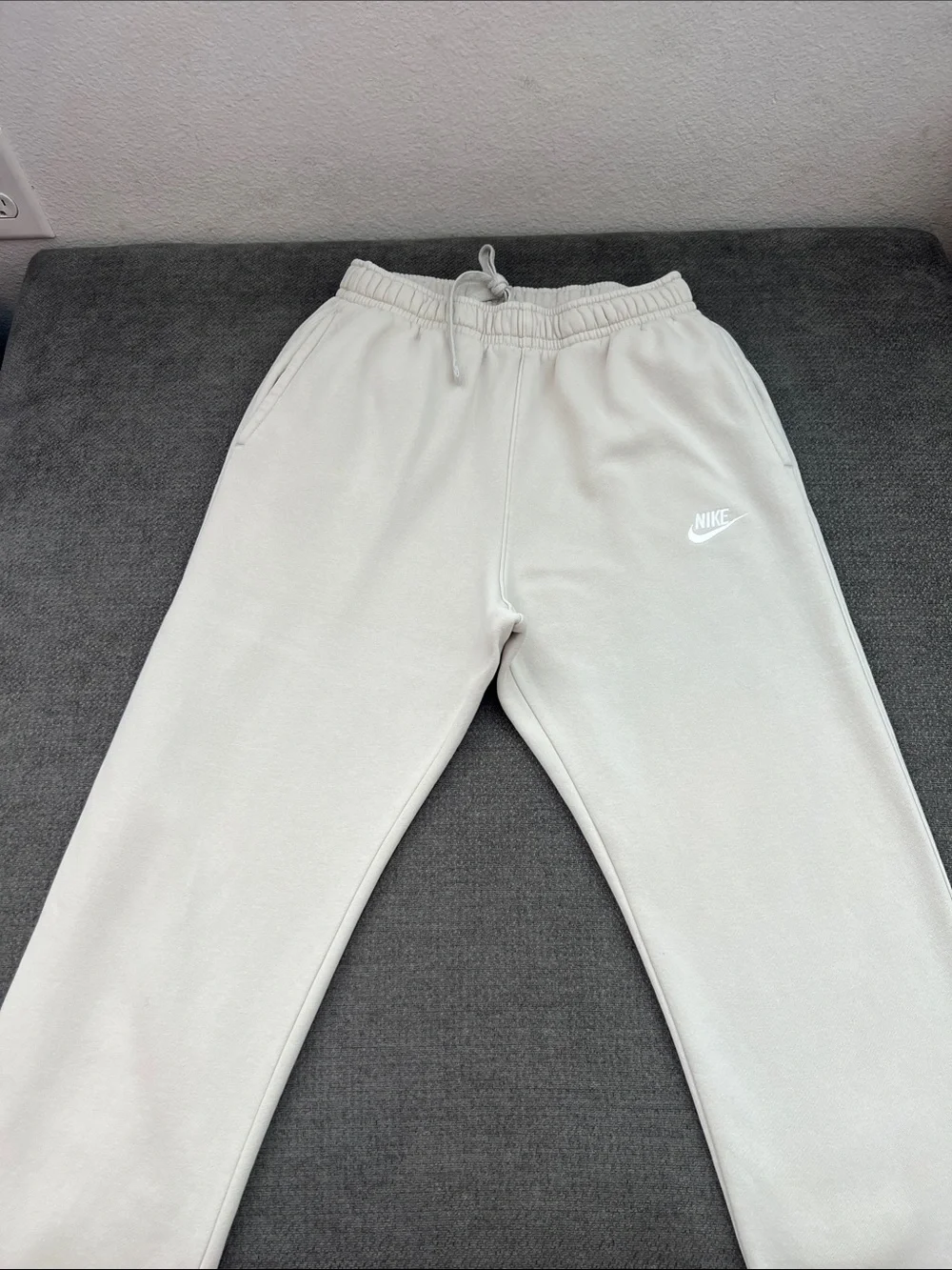 Nike Men's Off-White Sweatpants with Logo